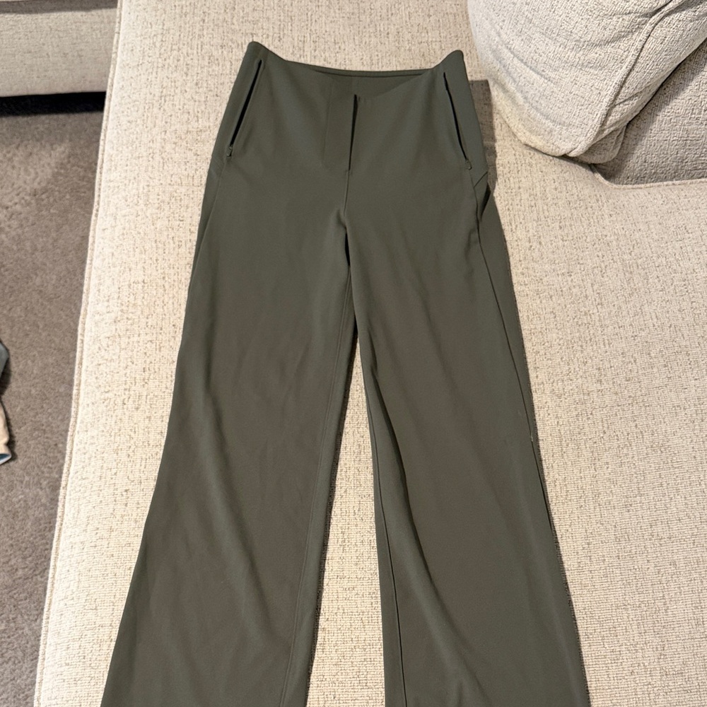Lululemon size 4 pants Olive Green